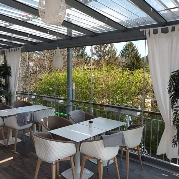 télikert,grillterasz,nyárihonyha 4évszakos üvegrendszerből