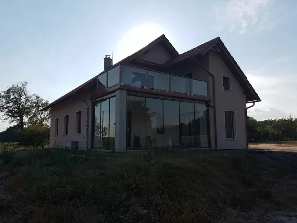 üvegfal, üveg korlát, teraszfedés, pergola, mobilfal