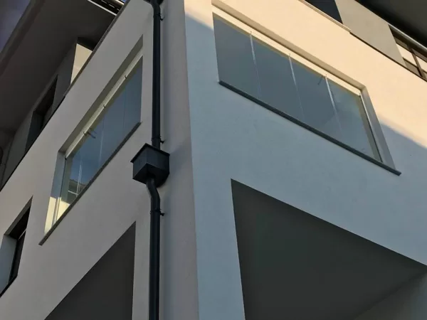 erkélybeépítés üvegből mobil rendszerrel