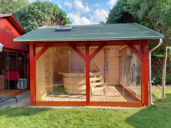 jakuzzi fedés, teraszbeépítés üvegből, üvegfal